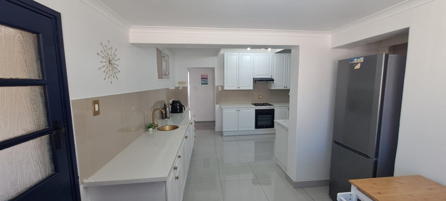 4 Bedroom Property for Sale in Kleinmond Western Cape